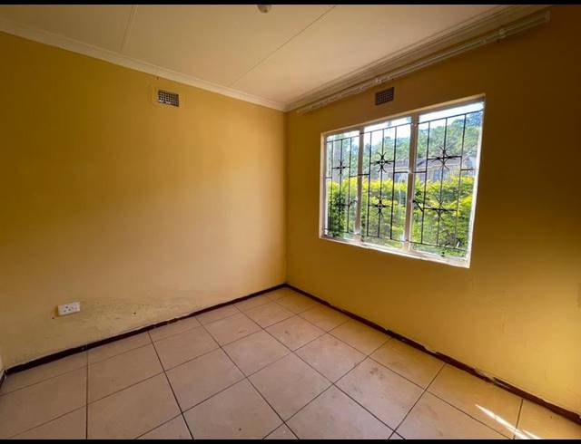 3 BEDROOM PROPERTY TO RENT IN PANORAMA GARDENS